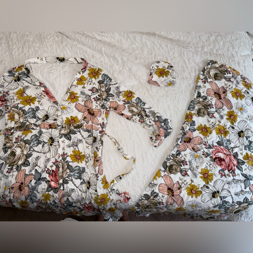 Floral labor gown, matching blanket & hat
